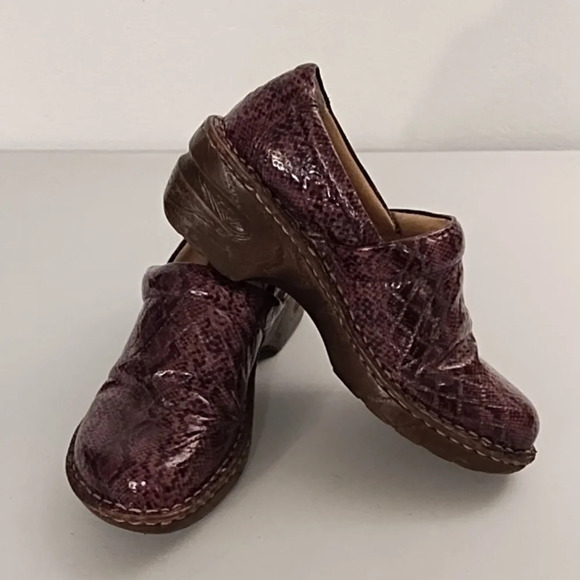 BOC Born Size 7 Plum Quilted Clog Shoes Comfy Peggy Quilted Snake Patent - Picture 11 of 11